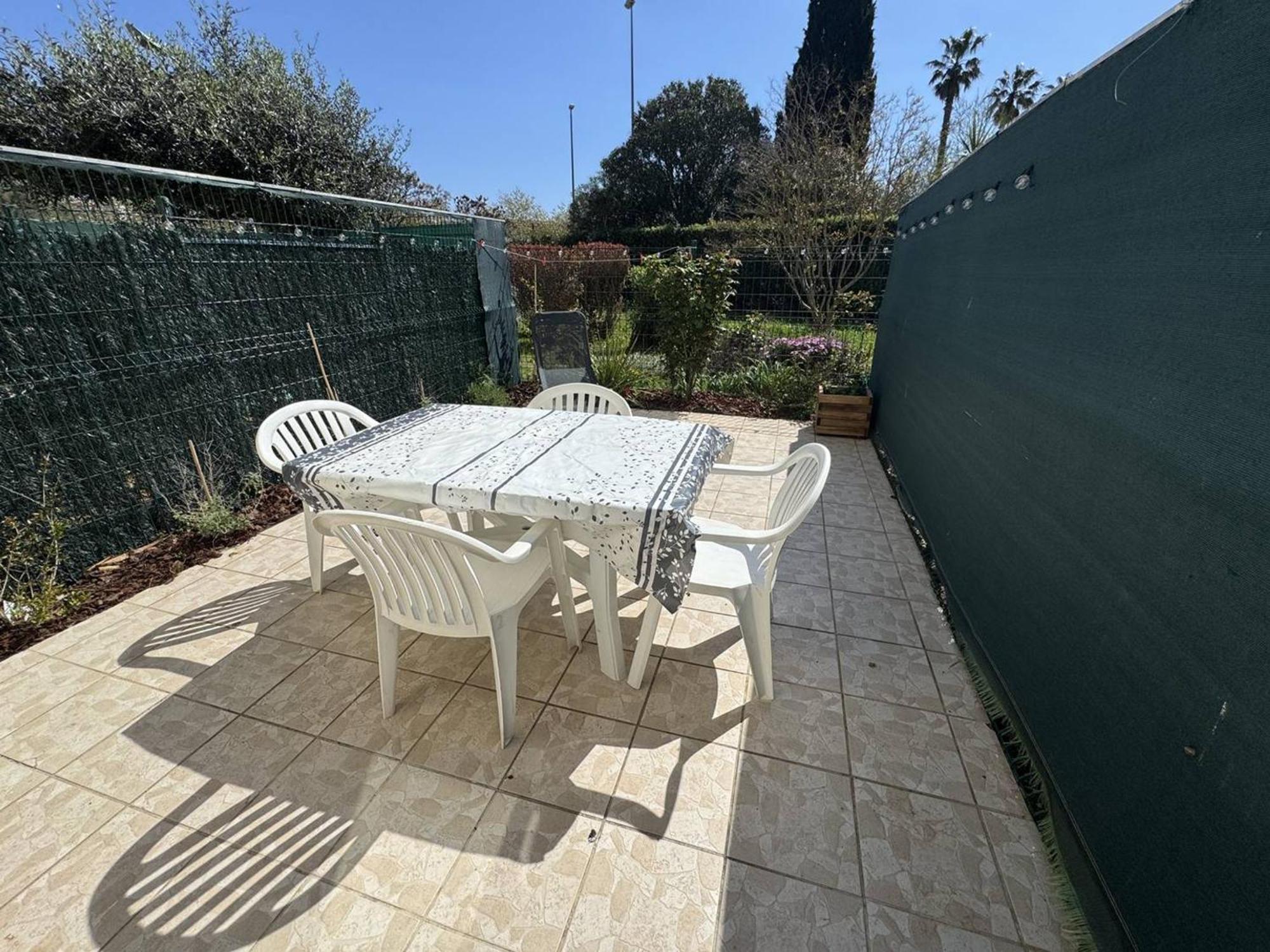 Avec Terrasse Et Parking Au Cap D'agde - Fr-1-749-95 Apartment